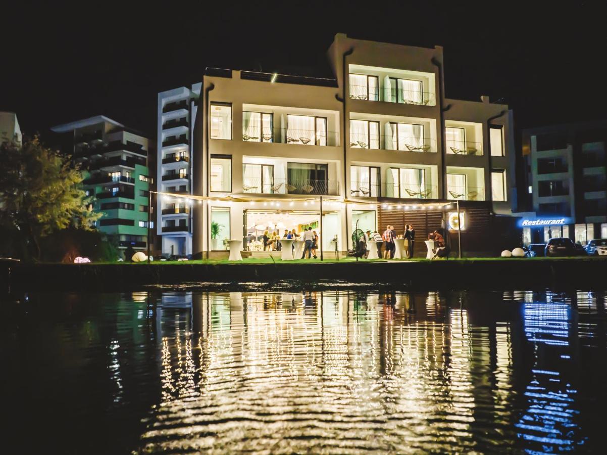 Hotel Poeme Mamaia Retreat Extérieur photo
